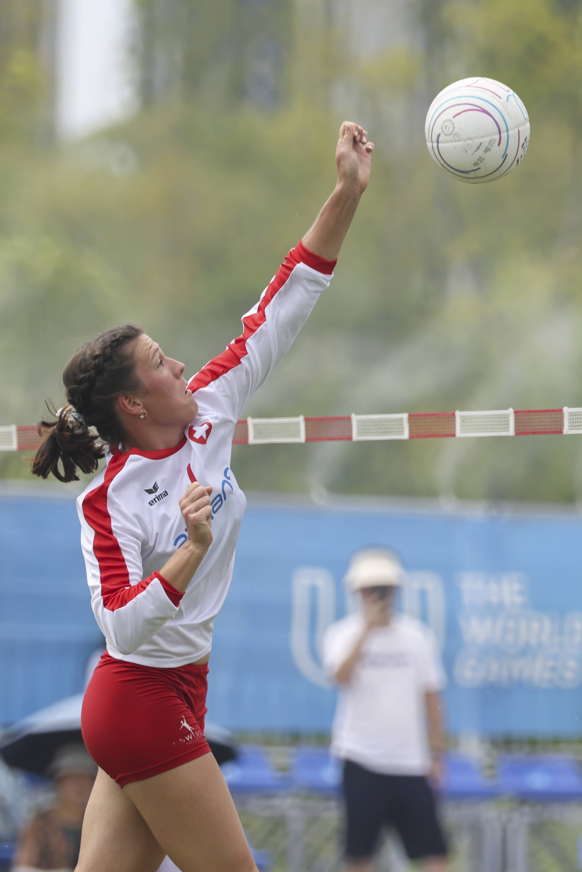 奥地利以一球之差击败塞尔维亚,实现胜利 奥地利以一球之差击败塞尔维亚,实现胜利