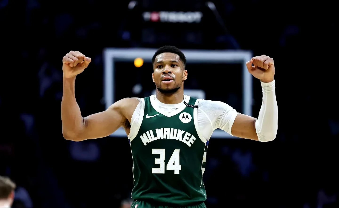 开运体育官网app-关于雄鹿力克灰熊,字母哥连续发威的信息