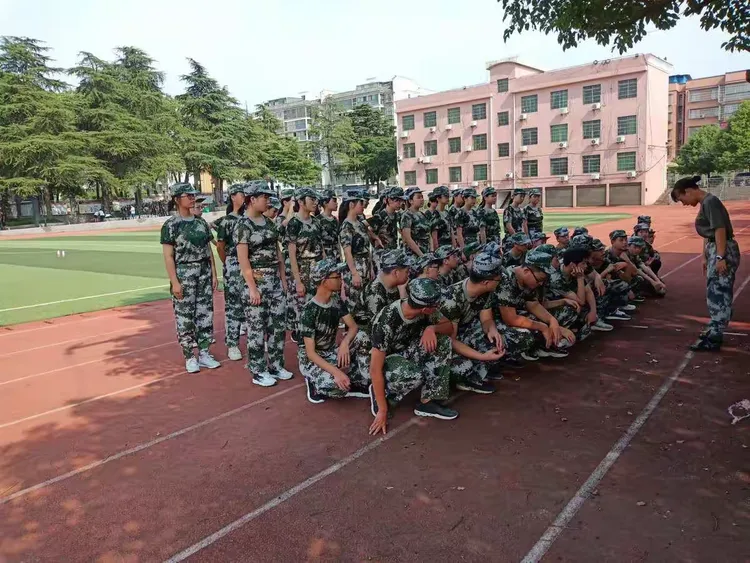 热血男儿奋力拼搏,愿赢下胜利的勋章 热血男儿奋力拼搏,愿赢下胜利的勋章