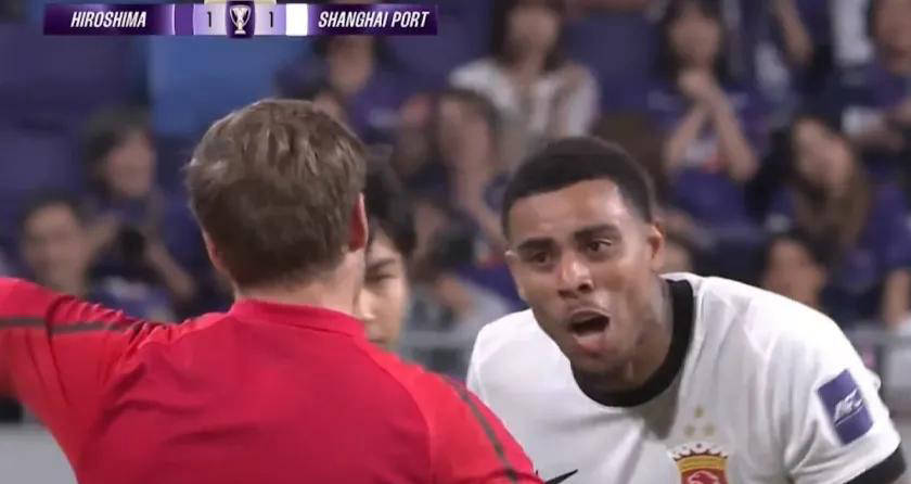 开运体育官网app-裁判判罚争议不断,球迷热议轮番的简单介绍