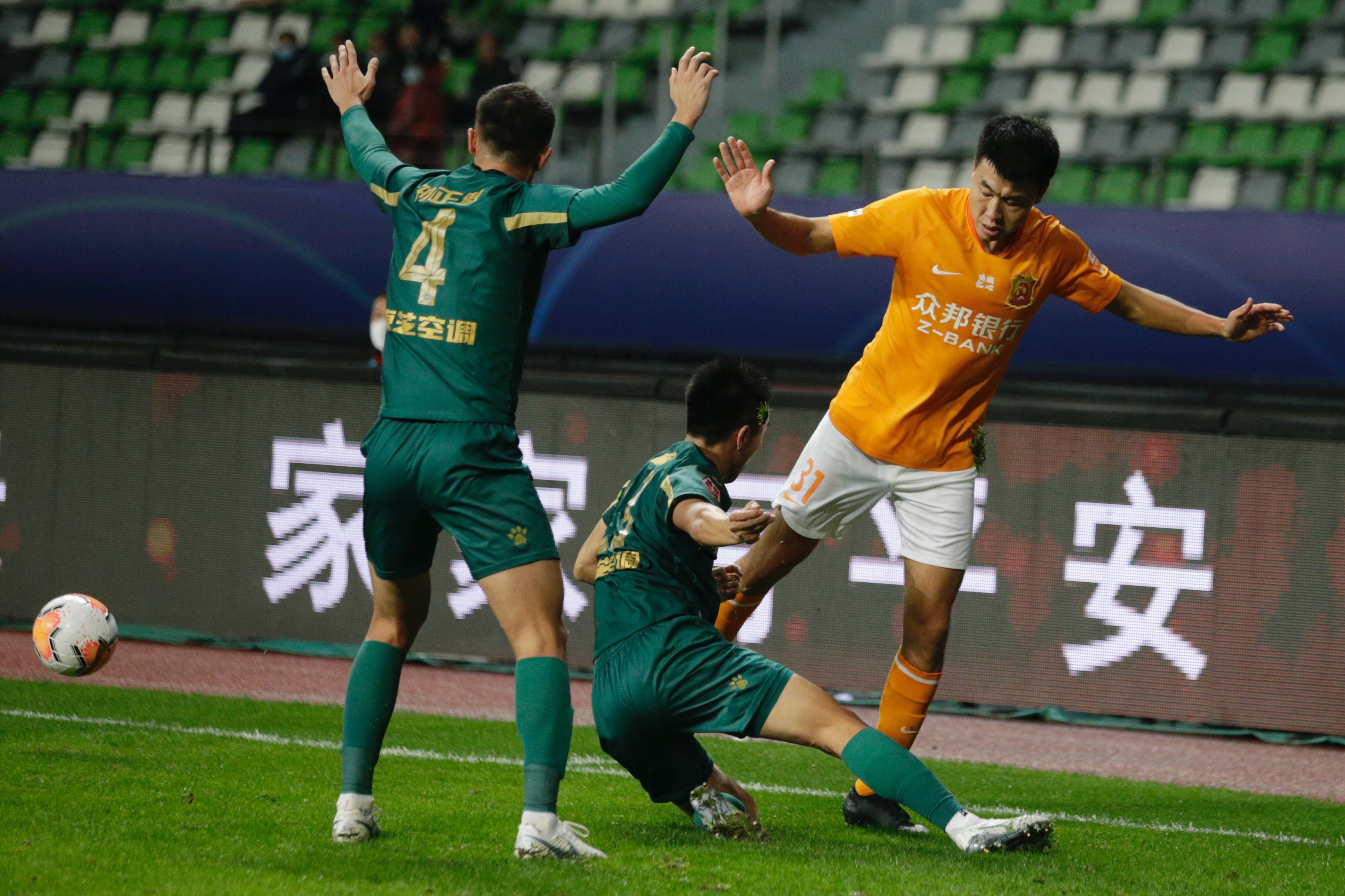 关于武汉卓尔球队斩获胜利,登上积分榜榜首的信息 关于武汉卓尔球队斩获胜利,登上积分榜榜首的信息